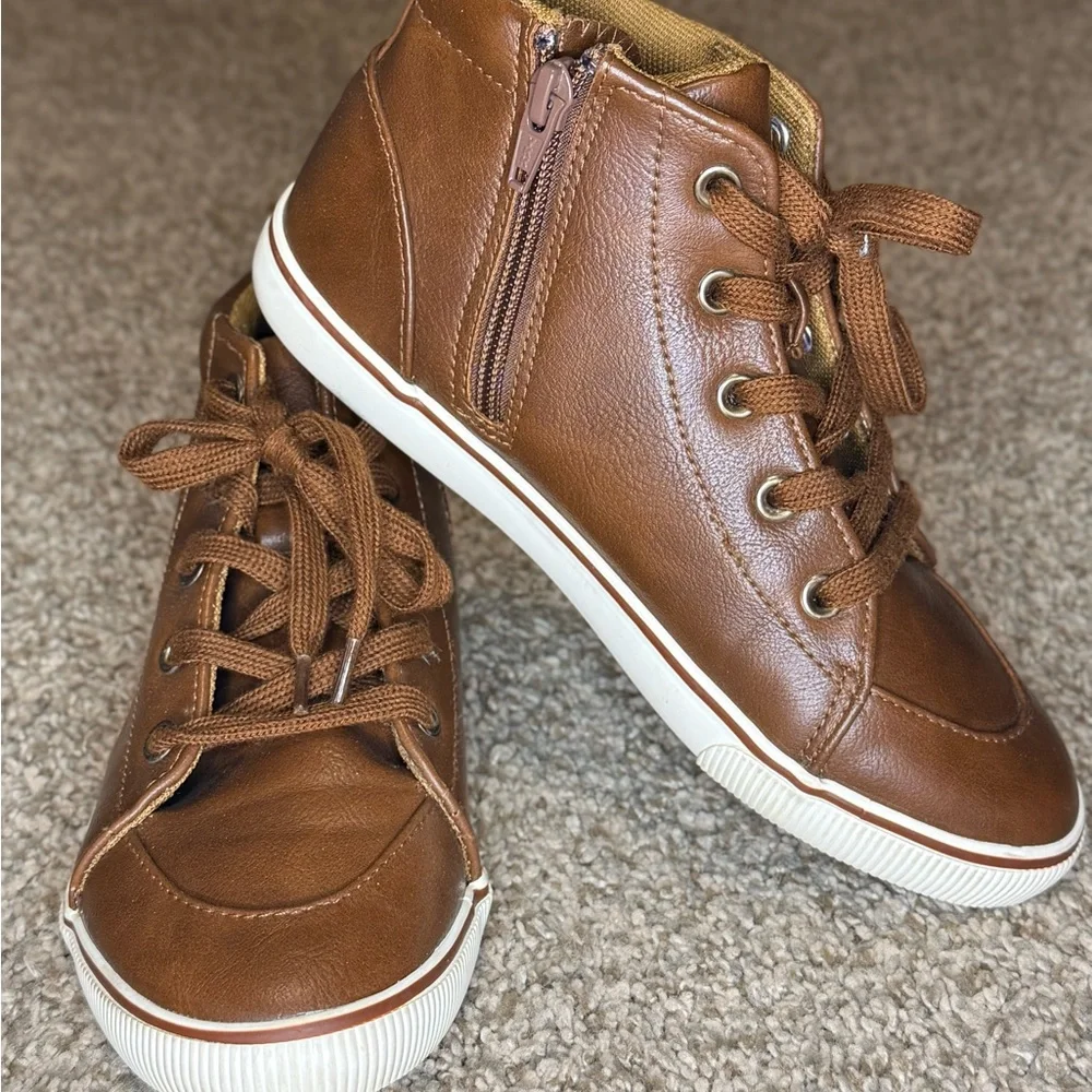 Cat & Jack stylish brown